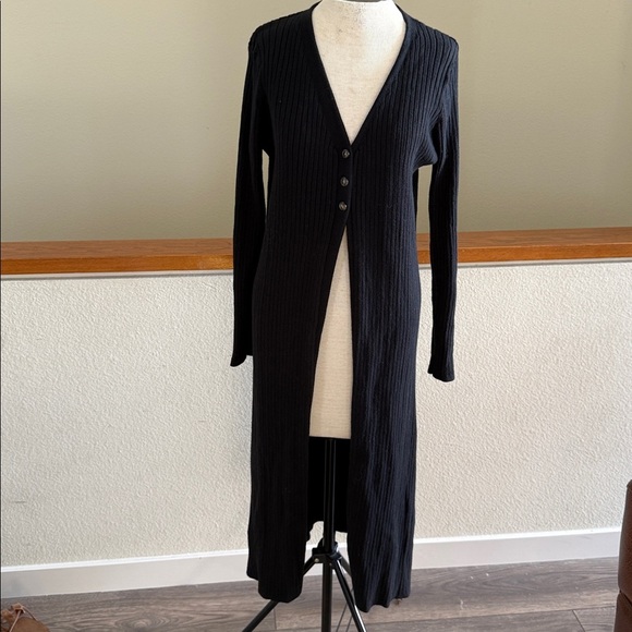Future Collective Black Sweater duster size medium 3 button closure - Picture 10 of 11